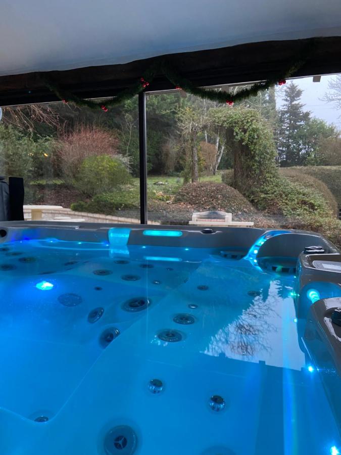 La Charmeraie : Gite De Charme, Piscine Et Spa Thésée Exterior foto